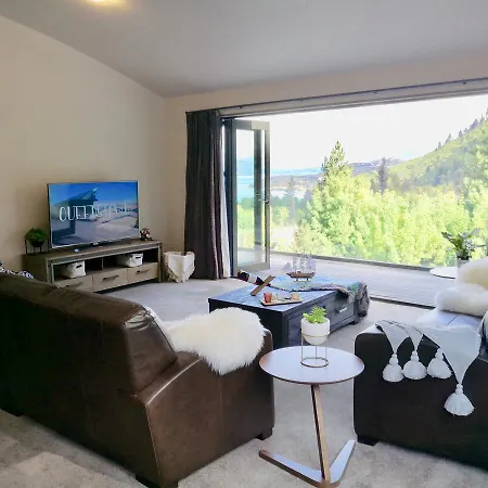 Closeburn Lakeview House